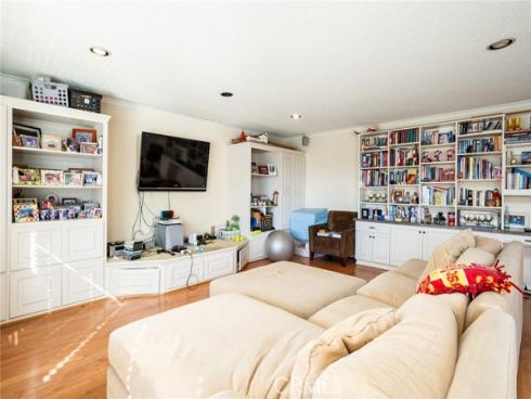 20392  Redwood   Lane, Huntington Beach, CA