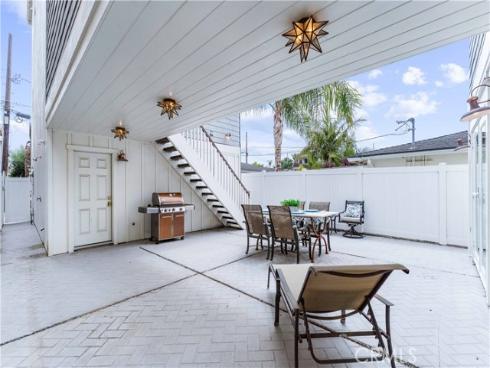 208  Indianapolis   Avenue, Huntington Beach, CA