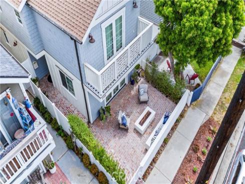 208  Indianapolis   Avenue, Huntington Beach, CA