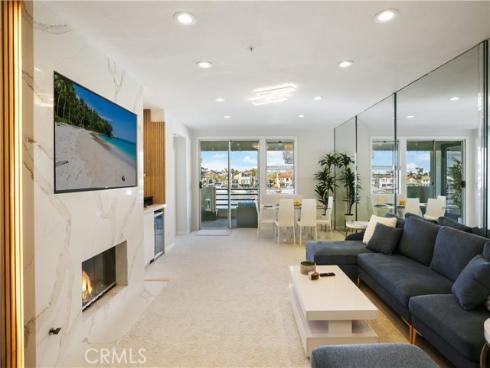 4165 Warner 202 Avenue, Huntington Beach, CA