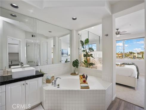 4165 Warner 202 Avenue, Huntington Beach, CA