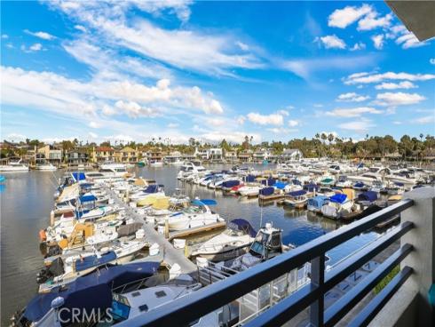 4165 Warner 202 Avenue, Huntington Beach, CA