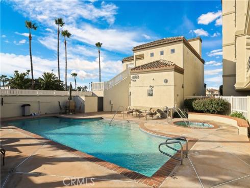 4165 Warner 202 Avenue, Huntington Beach, CA