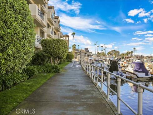 4165 Warner 202 Avenue, Huntington Beach, CA