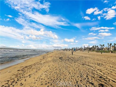 4165 Warner 202 Avenue, Huntington Beach, CA