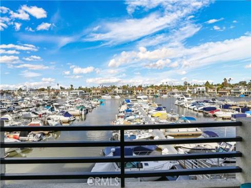 4165 Warner 202 Avenue, Huntington Beach, CA