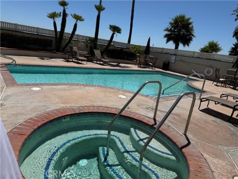 4165 Warner 202 Avenue, Huntington Beach, CA