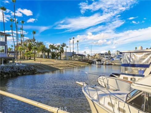 4165 Warner 202 Avenue, Huntington Beach, CA