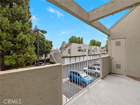 17641  Sergio  203  Circle, Huntington Beach, CA