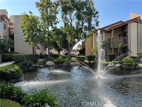 4831  Lago  102  Drive, Huntington Beach, CA