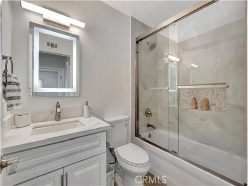 6672  Sun  B  Drive, Huntington Beach, CA