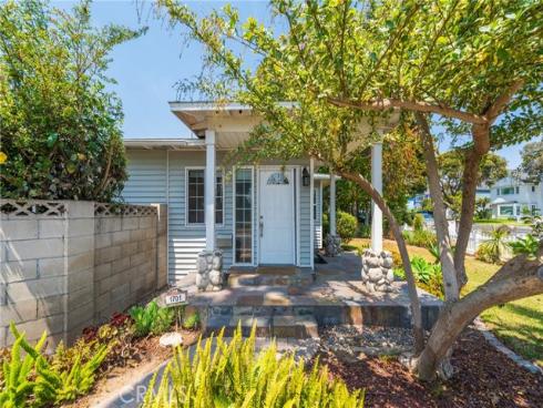 1701  Lake   Street, Huntington Beach, CA