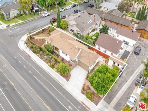 949  10th   Street, Huntington Beach, CA