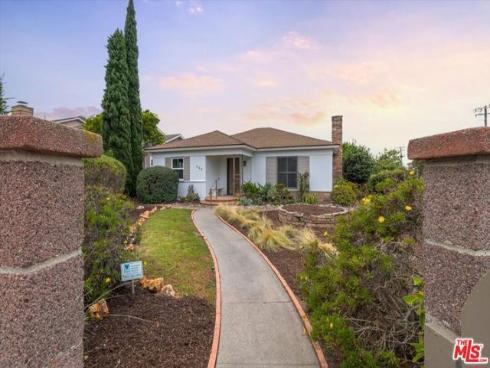 949  10th   Street, Huntington Beach, CA