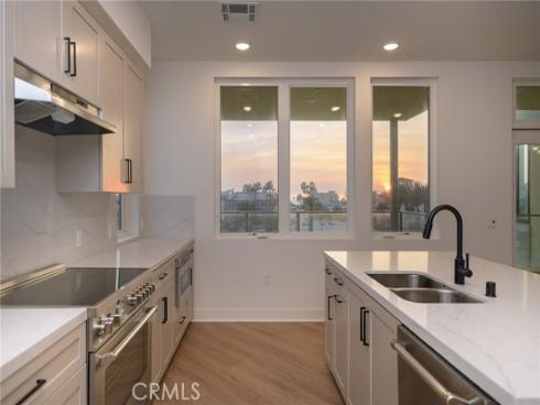 414  Main  400 , Huntington Beach, CA