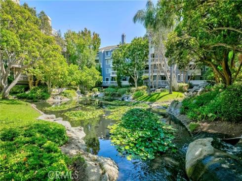 20301 Bluffside Circle D401