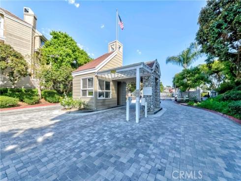 20301  Bluffside  D401  Circle, Huntington Beach, CA