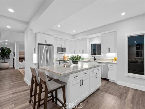 1915  Pine St  , Huntington Beach, CA