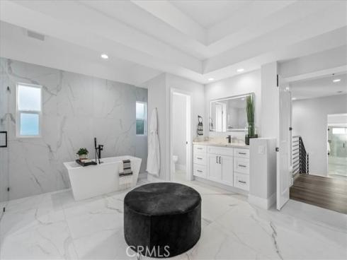 1915  Pine St  , Huntington Beach, CA