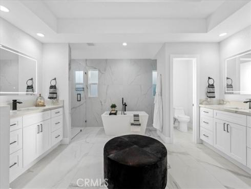 1915  Pine St  , Huntington Beach, CA