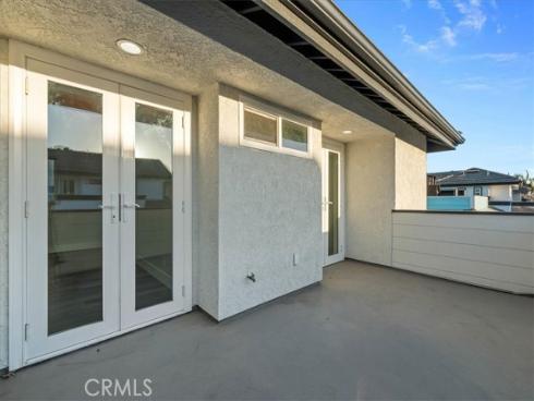 1915  Pine St  , Huntington Beach, CA