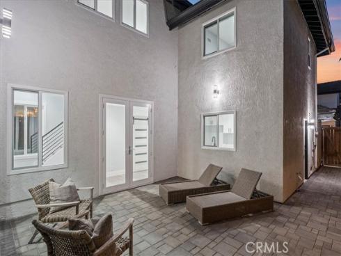 1915  Pine St  , Huntington Beach, CA