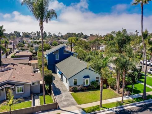 118  Adams   Avenue, Huntington Beach, CA