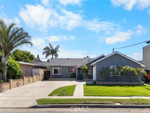 15072 Sussex Circle, Huntington Beach, CA
