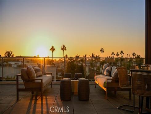 414  Main  420  Street, Huntington Beach, CA