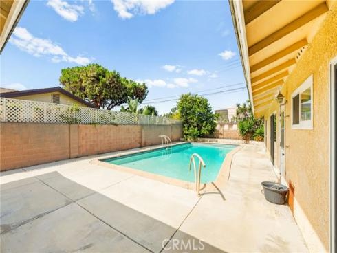 20401  Somerville   Lane, Huntington Beach, CA