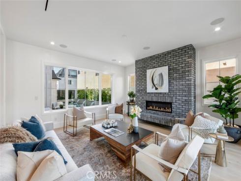 521  12th   Street, Huntington Beach, CA