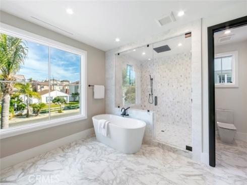 521  12th   Street, Huntington Beach, CA