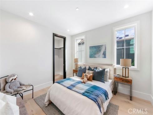 521  12th   Street, Huntington Beach, CA