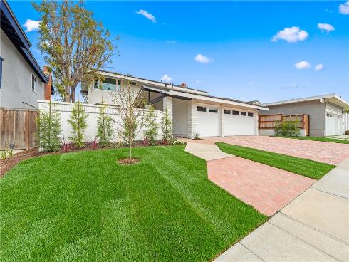 6781  Lawn Haven   Drive, Huntington Beach, CA