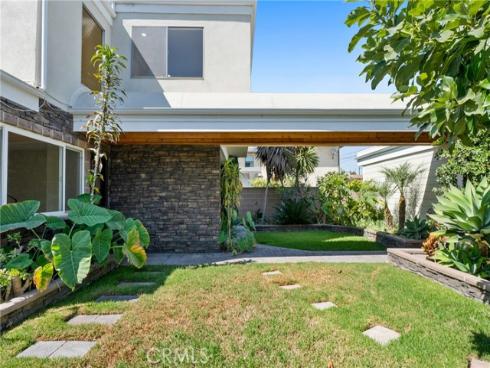 1824  Park   Street, Huntington Beach, CA