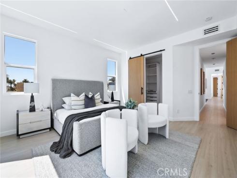 309  8th   Street, Huntington Beach, CA