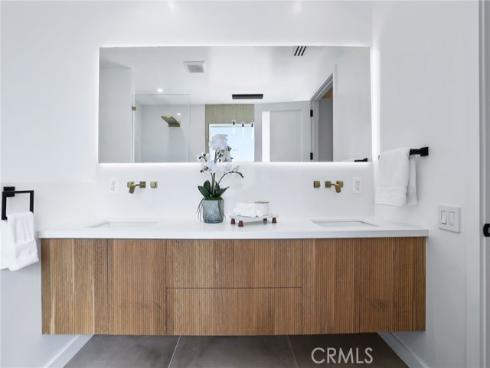 309  8th   Street, Huntington Beach, CA