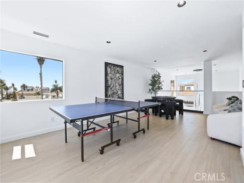 309  8th   Street, Huntington Beach, CA