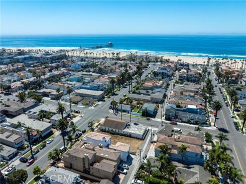 309  8th   Street, Huntington Beach, CA