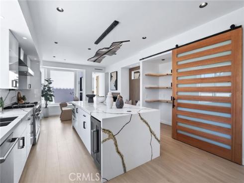 309  8th   Street, Huntington Beach, CA