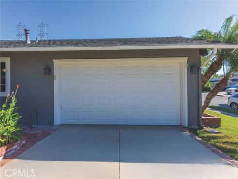 19922 Carmania Lane, Huntington Beach, CA