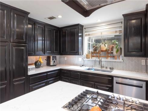 19922 Carmania Lane, Huntington Beach, CA