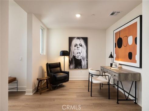 414  Main  330  Street, Huntington Beach, CA