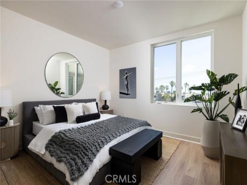 414  Main  330  Street, Huntington Beach, CA