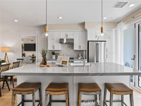 19071 Main 117 Street, Huntington Beach, CA