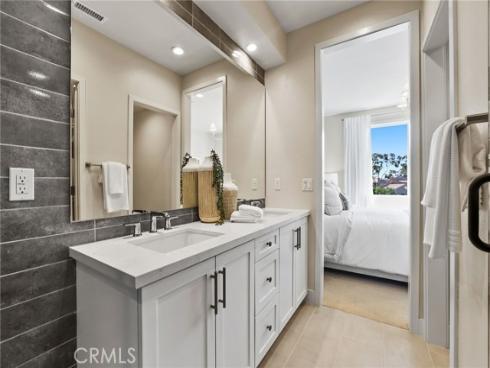 19071 Main 117 Street, Huntington Beach, CA