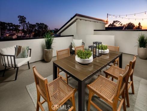 19071  Main  117  Street, Huntington Beach, CA