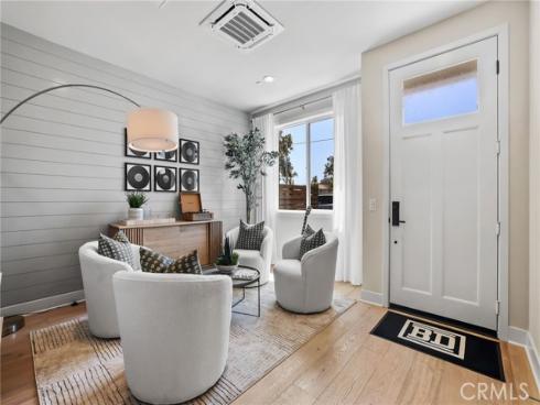 19071 Main 117 Street, Huntington Beach, CA