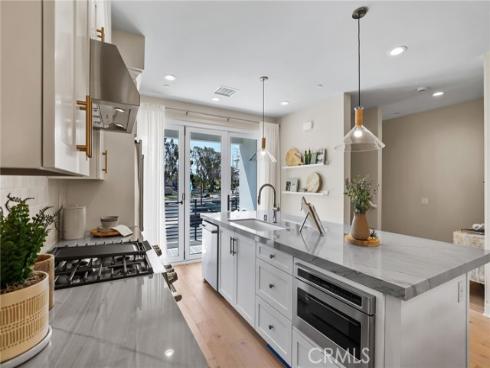 19071 Main 117 Street, Huntington Beach, CA