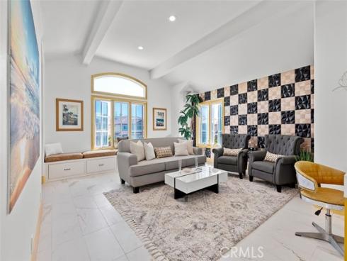 21221  Hillsdale  , Huntington Beach, CA